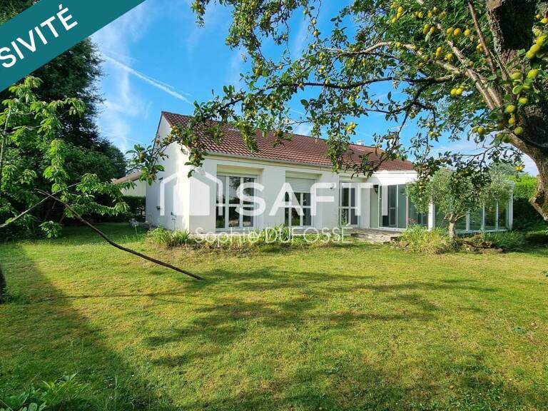 Belle opportunité pour ce beau plain-pied lumineux, idéalement situé, de 136 m², 6 pièces avec un double garage sur un terrain clos de 705 m² — photo 1