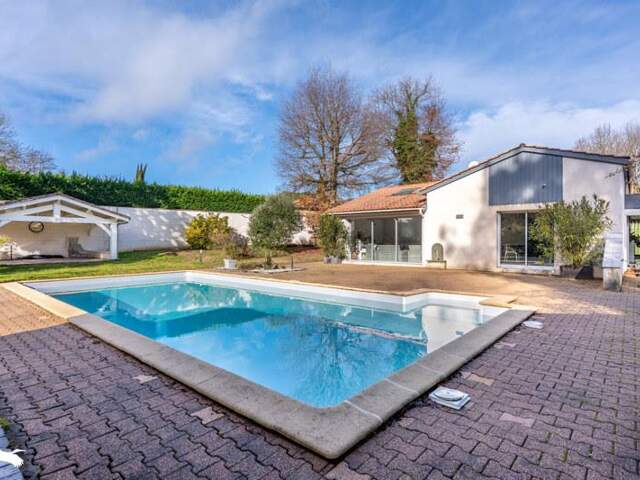 Contemporaine de 8 pièces principales — photo du bien