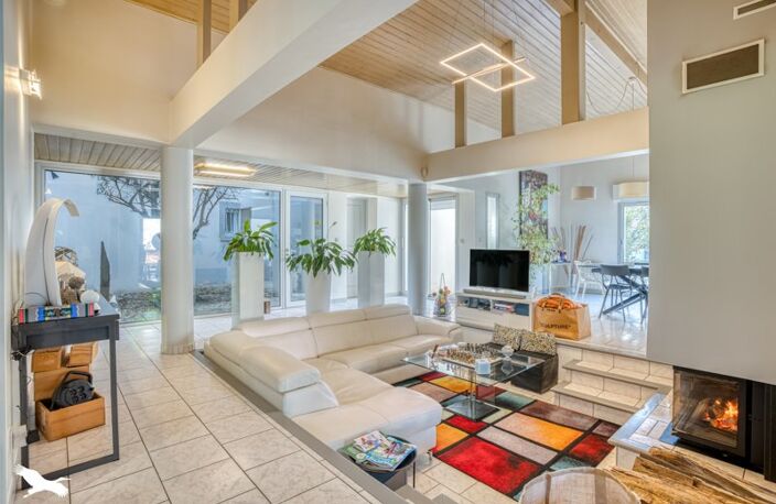 Contemporaine de 8 pièces principales — photo 3