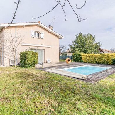 Maison 6 pièces 530250 €