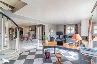 Maison 6 pièces 530250 €