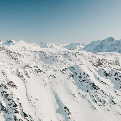 Appartement 3 pièces 437296 €