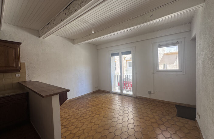 À vendre à Port-Vendres : appartement de 3 pièces avec cour et garage — photo 2