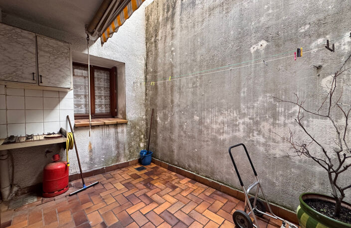 À vendre à Port-Vendres : appartement de 3 pièces avec cour et garage — photo 4