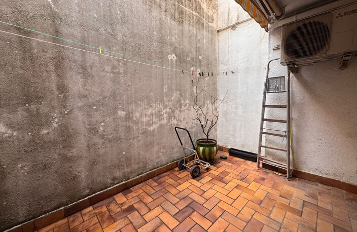 À vendre à Port-Vendres : appartement de 3 pièces avec cour et garage — photo 5