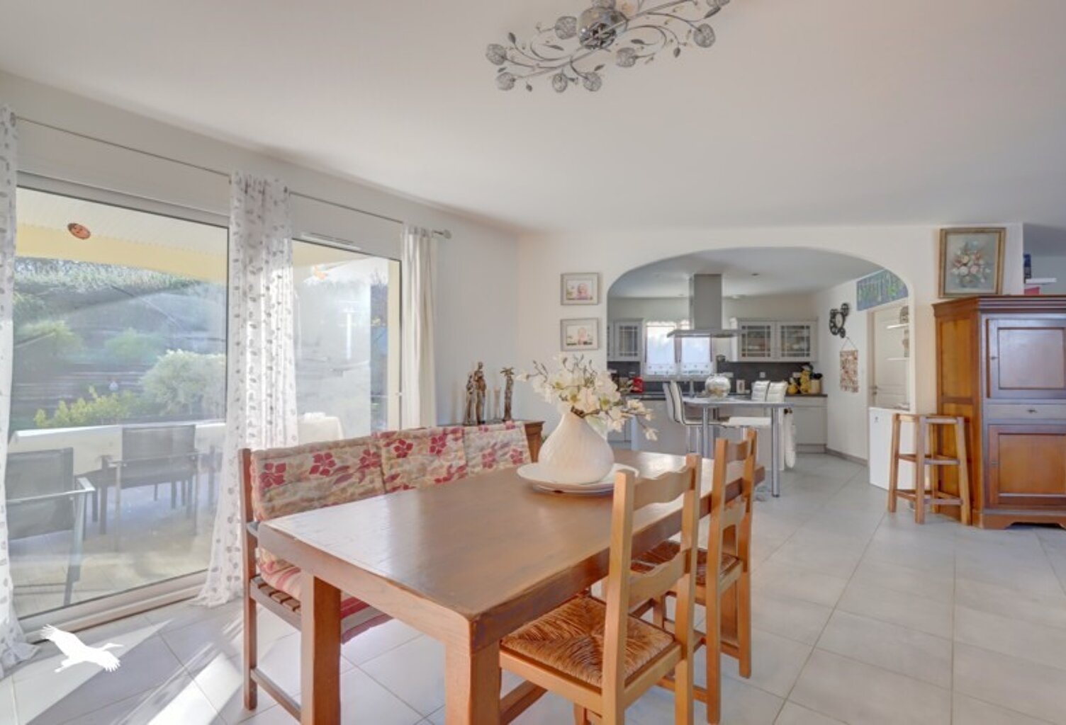 Contemporaine de 5 pièces principales — photo 1