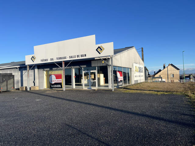 LOCAL DE 750M2 SUR L'AXE RODEZ/ LA PRIMAUBE — photo du bien