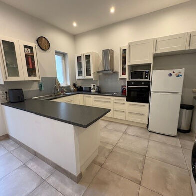 Appartement 3 pièces 690 €