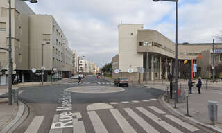 Garage  185 m² à vendre à Saint-Priest (69800)