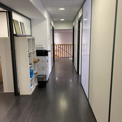 Bureau 5 pièces 199000 €