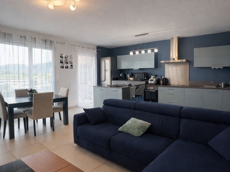 T4 - 79m2 avec terrasse et garage — photo 1
