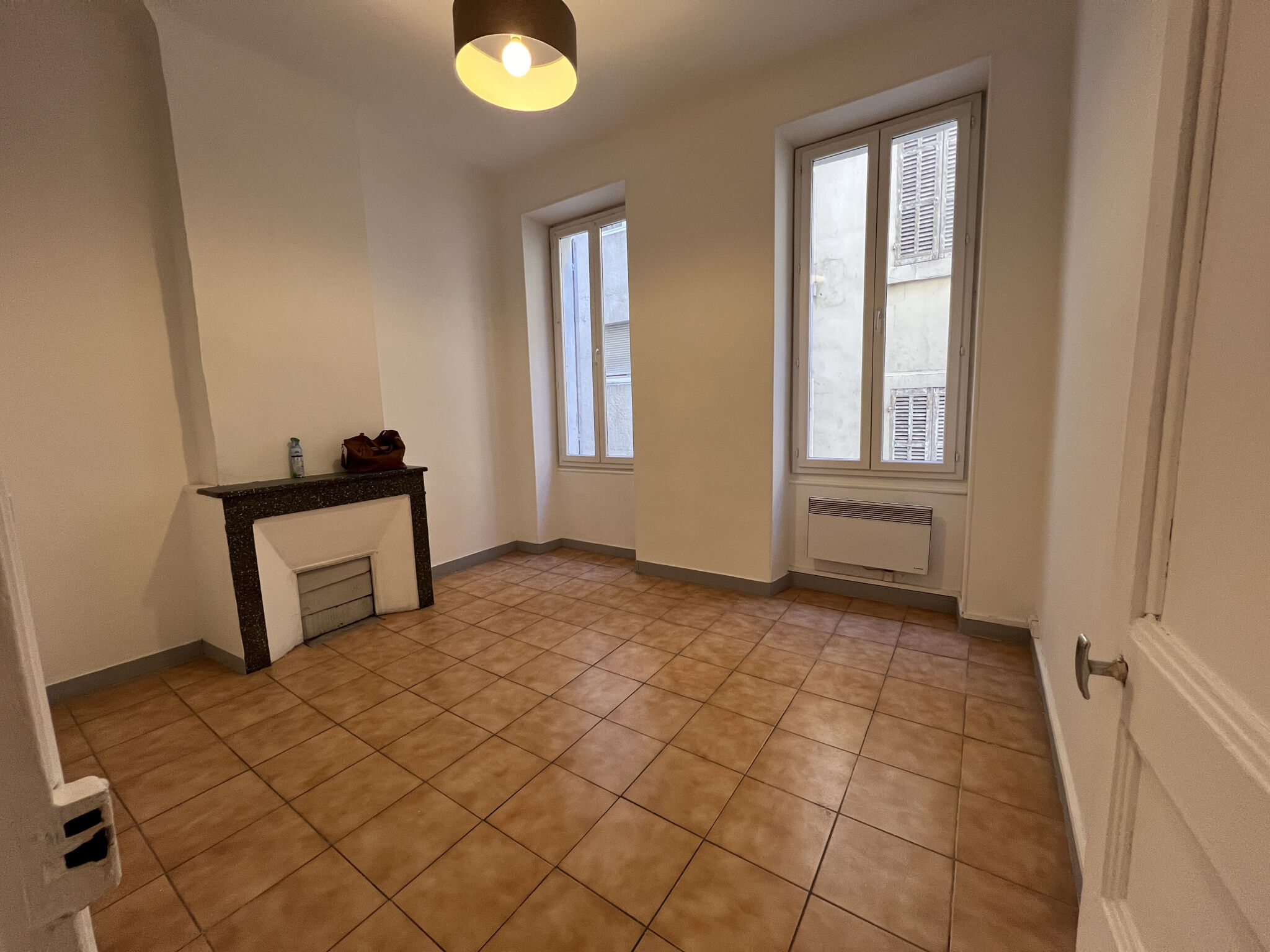 Appartement  T2 à louer Marseille 2eme 13002