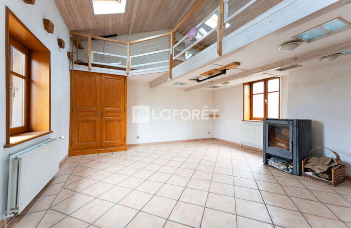 À vendre, La-Tour-de-Salvagny, ancien corps de ferme ! — photo 2