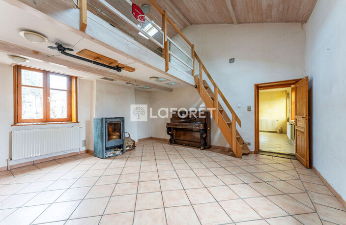 À vendre, La-Tour-de-Salvagny, ancien corps de ferme ! — photo 3