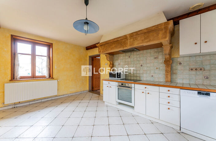 À vendre, La-Tour-de-Salvagny, ancien corps de ferme ! — photo 5