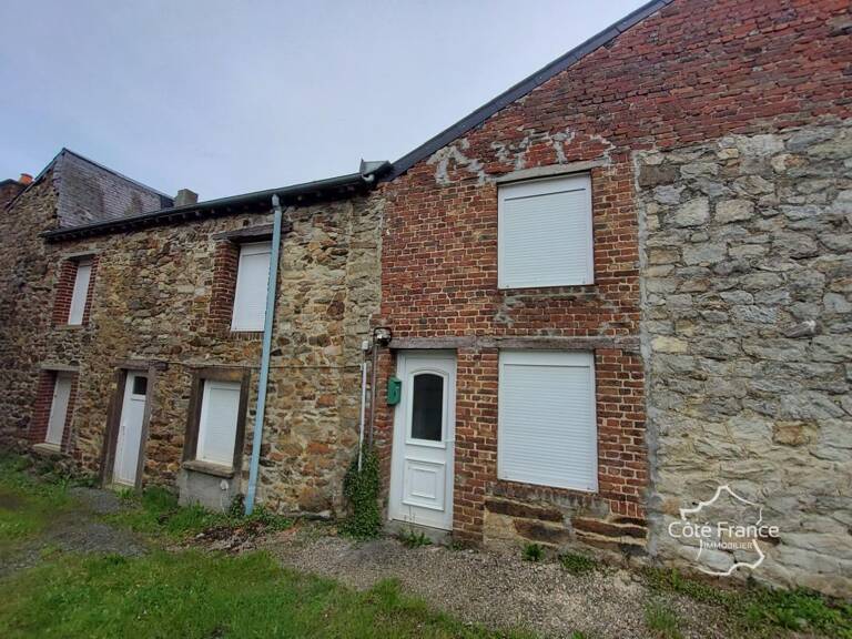 Hargnies 08 Ardennes. Un ensemble d'un gite avec jardin et d — photo 1