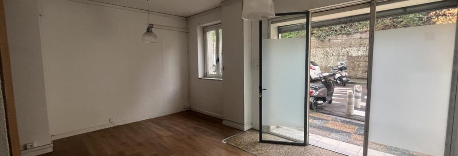 Bureau  60 m² à louer à Ajaccio (20000)