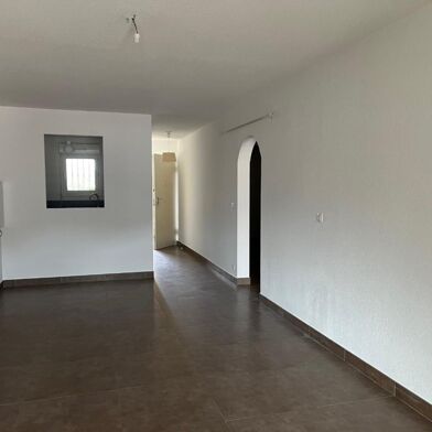 Appartement 3 pièces 890 €