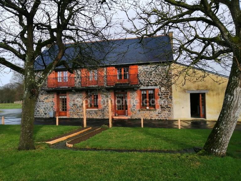 Maison à vendre 6 pièces  terrains et hangars SAINT DOMINEUC (35) — photo 1