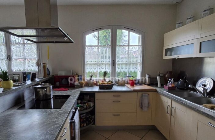 Maison de plain pied de 140m², 5 pièces, à vendre sur la commune de CESTAS (33) — photo 4