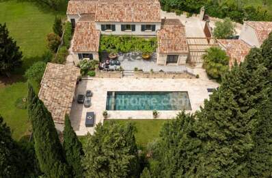 Mas en pierre 257 m2 1111 m2 de terrain, piscine chauffée au Paradou — photo du bien