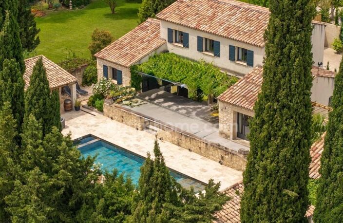 Mas en pierre 257 m2 1111 m2 de terrain, piscine chauffée au Paradou — photo 4
