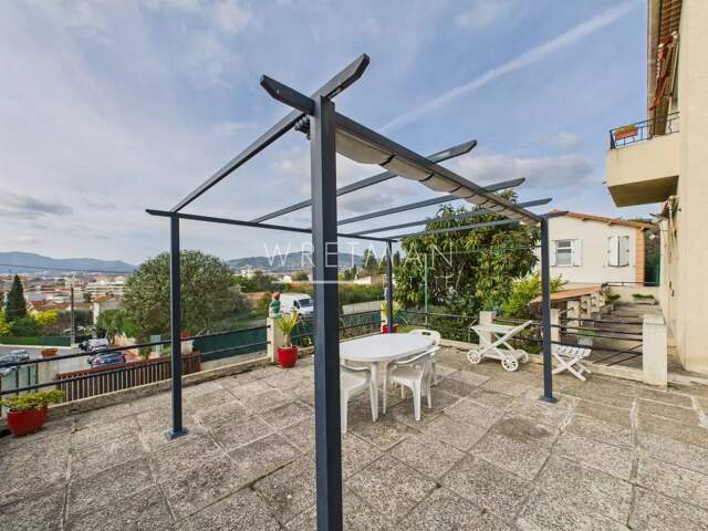 Haut de villa avec vue mer et calme absolu - Cannes Croix des Ga — photo du bien