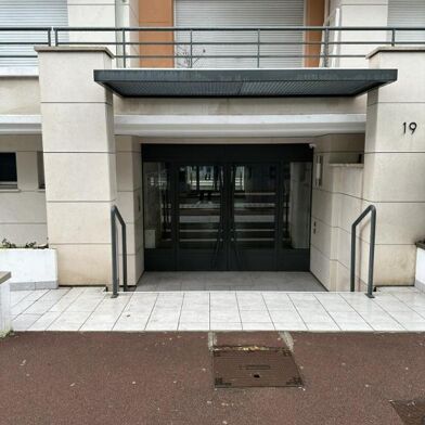 Appartement 1 pièces 919 €