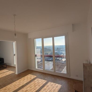 Appartement 3 pièces 900 €