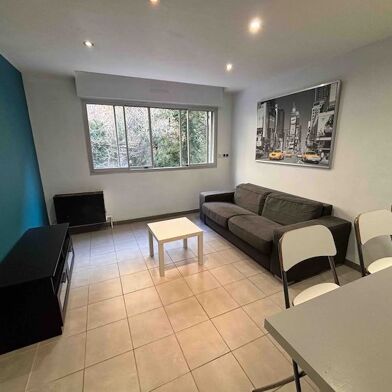 Appartement 1 pièces 700 €