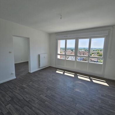 Appartement 5 pièces 566 €