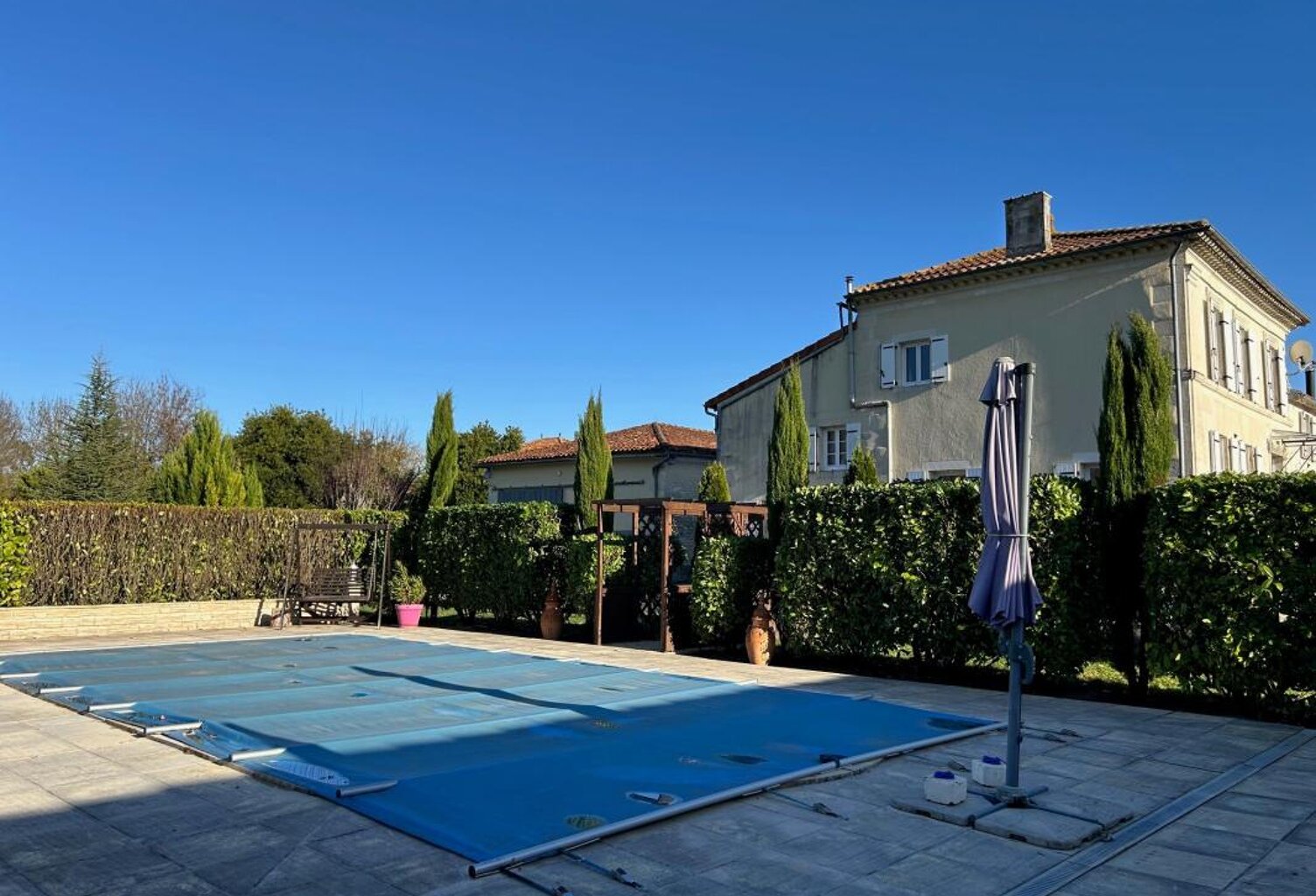 Pérignac, jolie charentaise de  pièces avec dépendances, parc, bois et piscine — photo 1