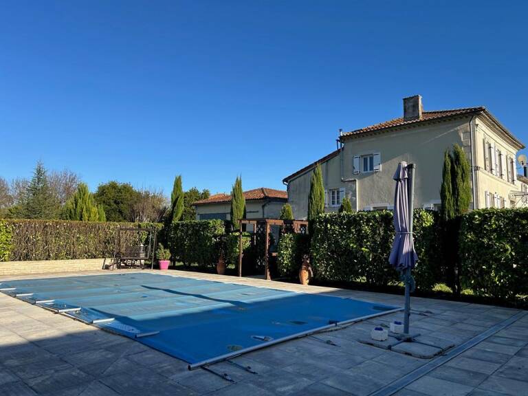 Pérignac, jolie charentaise de  pièces avec dépendances, parc, bois et piscine — photo 1
