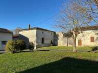 Pérignac, ensemble de deux maisons anciennes à rénover avec terrain — photo 3