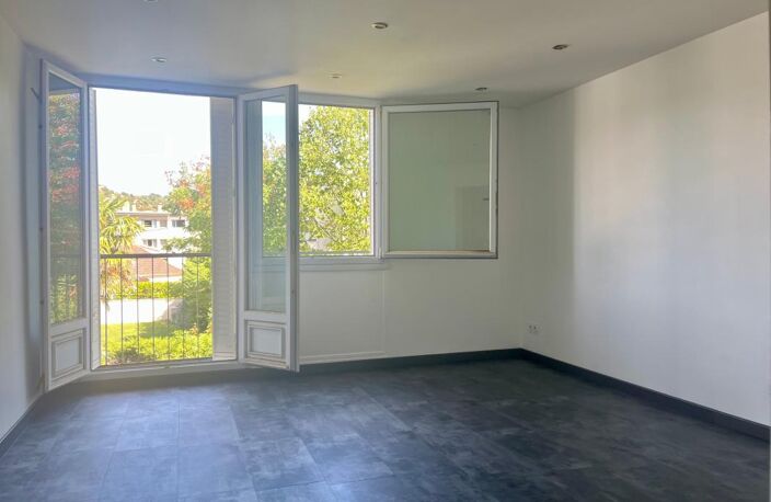 Appartement À Vendre — photo 2