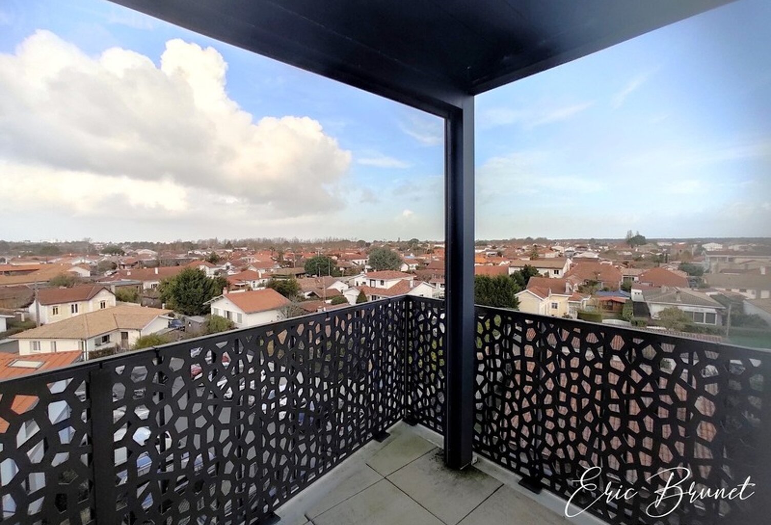La Teste-de-Buch – Appartement d’exception en plein cœur de ville avec double terrasse de 43 m² - un garage fermé et 2 parkings — photo 1