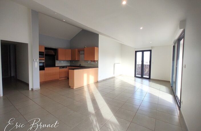 La Teste-de-Buch – Appartement d’exception en plein cœur de ville avec double terrasse de 43 m² - un garage fermé et 2 parkings — photo 2