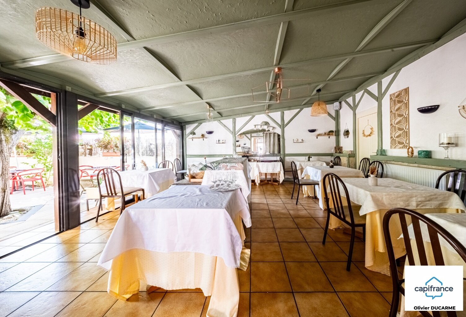 Fonds de commerce à vendre Côte de Nuits, Hôtel-Restaurant avec terrasse — photo 1