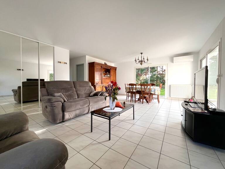 Maison 4 pièces AMBARES ET LAGRAVE (33) — photo 1