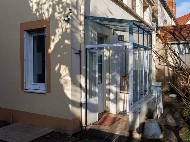 Fonds de commerce Traiteur à vendre DIGOIN (71) + maison et local — photo du bien