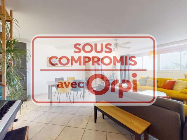 Appartement T4 entièrement rénové au 5 ème et dernier étage — photo du bien