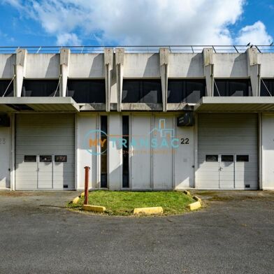 Local industriel  7585 €