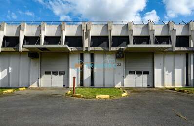 A LOUER Local activité 778m² dont 154m² de bureaux Courcouronnes — photo du bien