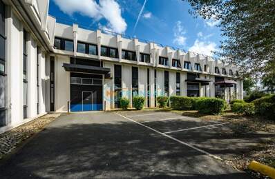 Local d'une surface de 849m² Courcouronnes — photo du bien