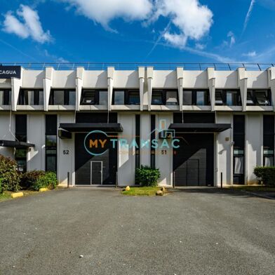 Local industriel  6780 €