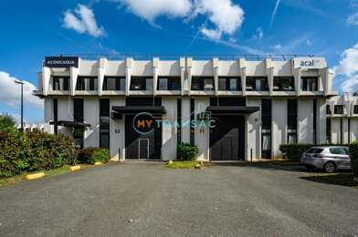 Local industriel  6780 €