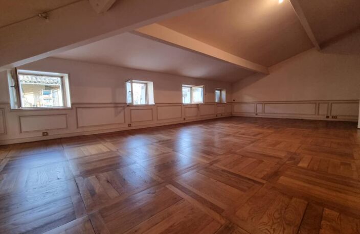 Appartement À Vendre — photo 2