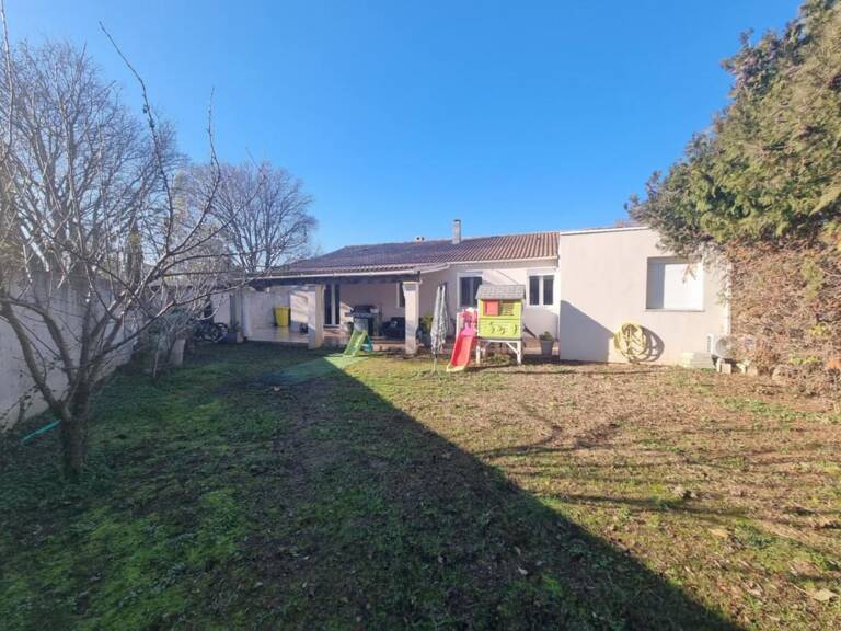 Maison À Vendre 4 chambres plain pied Montfavet avec piscine et dépendance — photo 1