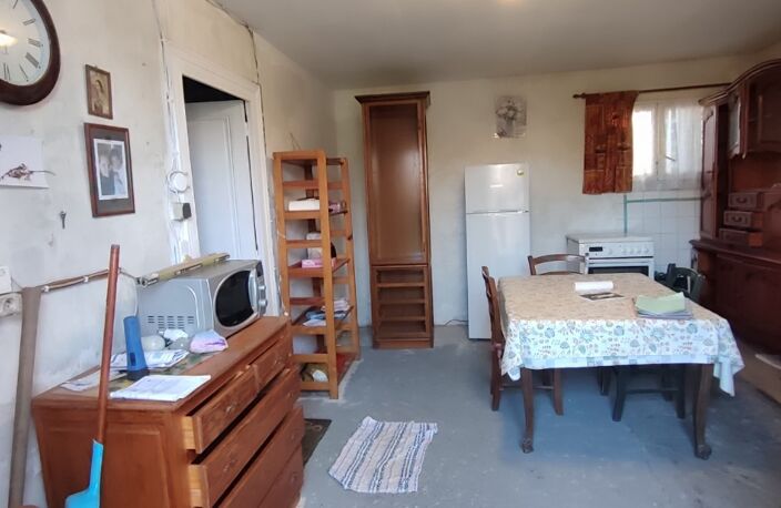 MAISON EN PIERRE A RESTAURER DE 50M² HAB + GRENIER AMENAGEABLE DE 20M², JOLI TERRAIN DE 9 759 M² + PETITES DEPENDANCES, LE TOUT A RESTAURER — photo 5