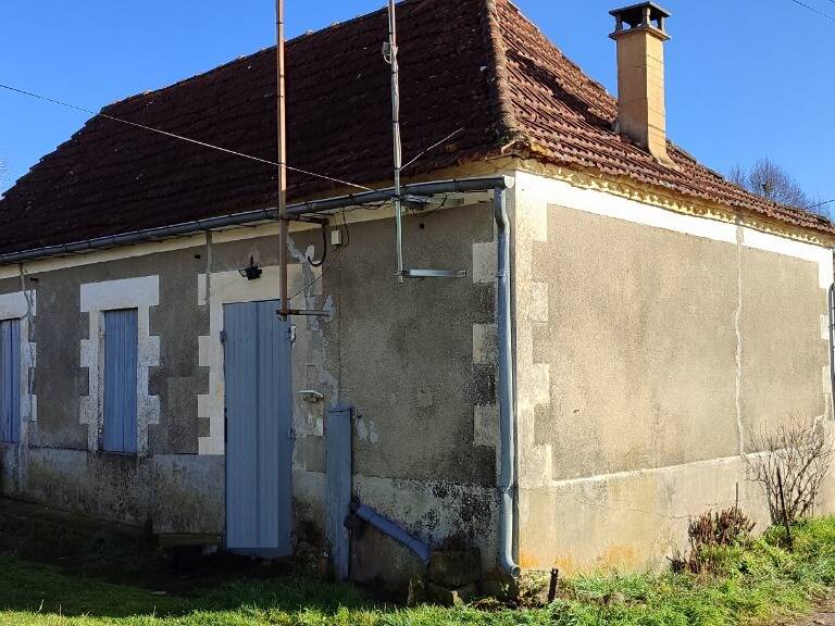 MAISON EN PIERRE A RESTAURER DE 50M² HAB + GRENIER AMENAGEABLE DE 20M², JOLI TERRAIN DE 9 759 M² + PETITES DEPENDANCES, LE TOUT A RESTAURER — photo 1